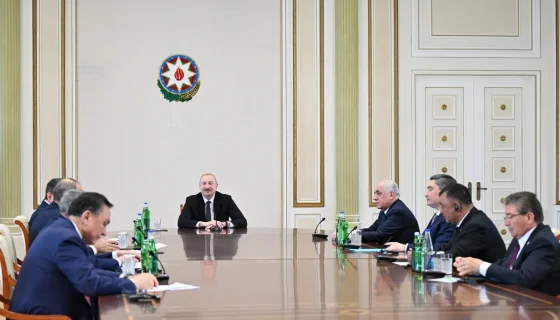 İlham Əliyev TDT-yə üzv dövlətlərin hökumət başçılarının görüşünün iştirakçılarını qəbul edib