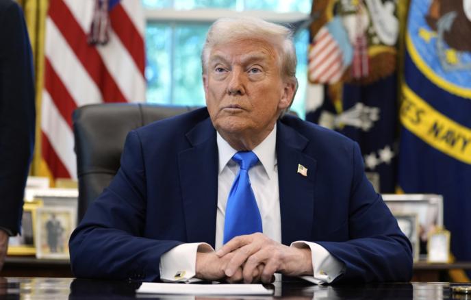 Tramp Makronun tezliklə vəzifəsini itirəcəyini bildirib 