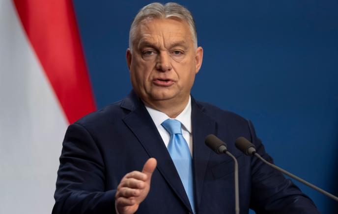 Orban: Aİ Macarıstanın daxili işlərinə açıq şəkildə müdaxilə edir