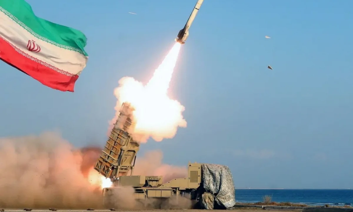 Tasnim: İran bir saat ərzində İsrailə üç raket zərbəsi endirib