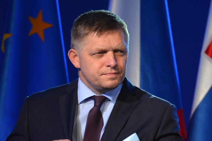 Fiko: Slovakiya Avropaya neft və qaz idxal etmək üçün mübarizə aparır