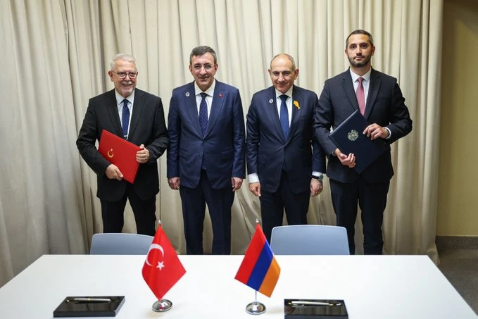 Cevdet Yılmaz Paşinyan ilə görüşüb