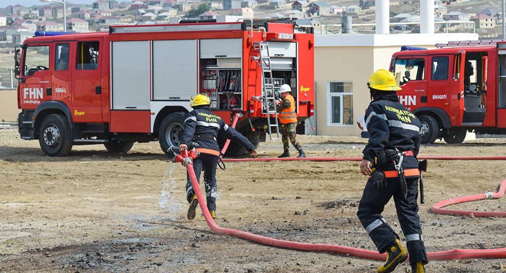 Bakıxanovda yaşayış binası yanır