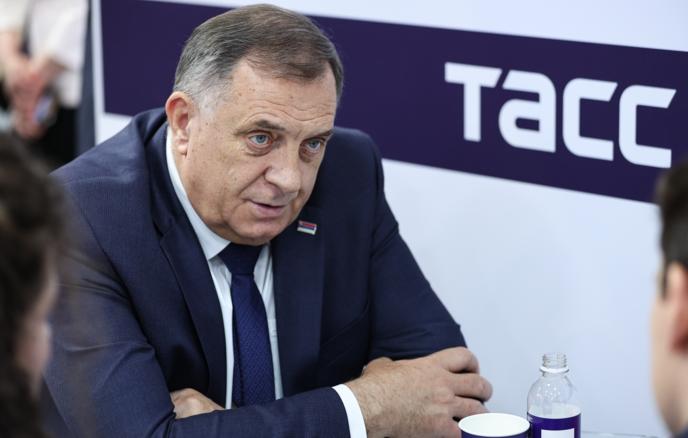 Dodik: Ermənistan və Moldova Aİ-yə yalan ümidlər bəsləyirlər