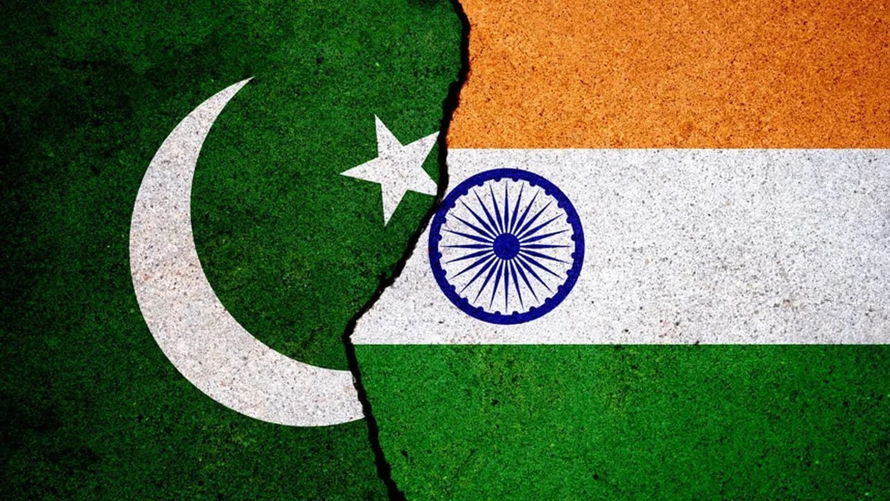 Pakistan Hindistanı müharibə ilə hədələyib