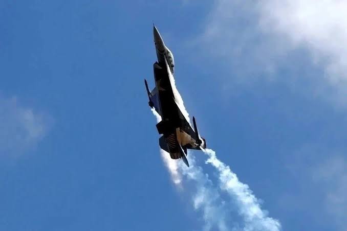 KİV: Qara dəniz üzərində uçan NATO təyyarələri Baltikyanı ölkələrə yerini dəyişib