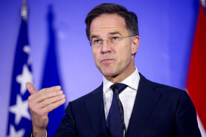 Politico: Rutte ABŞ-ı NATO-da saxlamaq istəyir