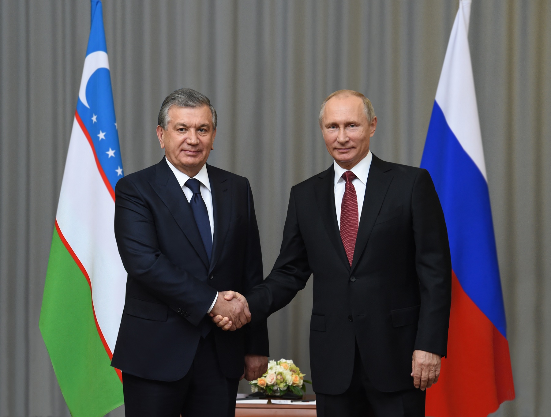 Putin və Mirziyoyev Özbəkistanda nüvə elektrik stansiyasının tikintisinə start verəcəklər