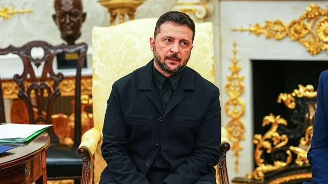 Zelenski: Baltikyanı ölkələr üzərində görünən Ukrayna dronları təcrid olunmuş haldır