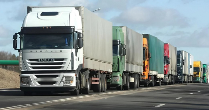 Azərbaycan-İran dövlət sərhədindən yük avtomobillərinin hərəkəti tam dayandırılıb