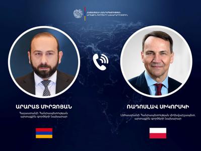 Mirzoyan və Sikorski Yaxın Şərqdəki hadisələri müzakirə ediblər