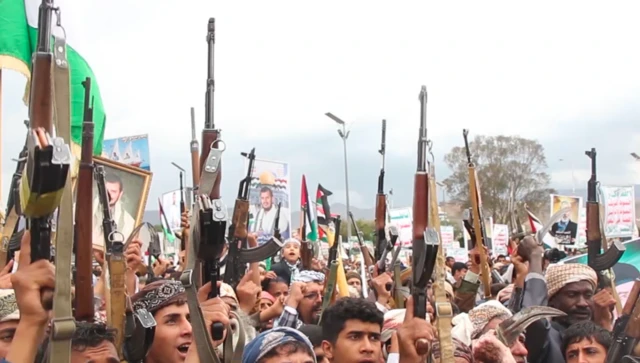 İranda silahlı kəndlilər Amerika əsgərlərini axtarır