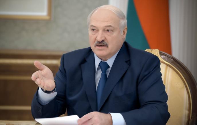 Lukaşenko: Belarus bütün məsələləri ABŞ-la müzakirə edir