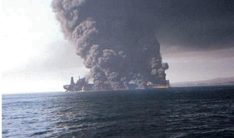 İran İsrailə məxsus daha bir neft tankerini vurub