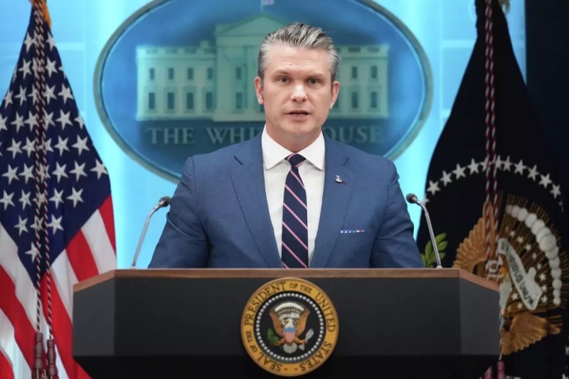 İki ABŞ hərbi gəmisi Hörmüz boğazından keçib