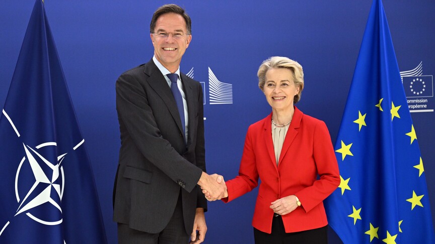 FT: Fransa Rutte və von der Leyen-i 
