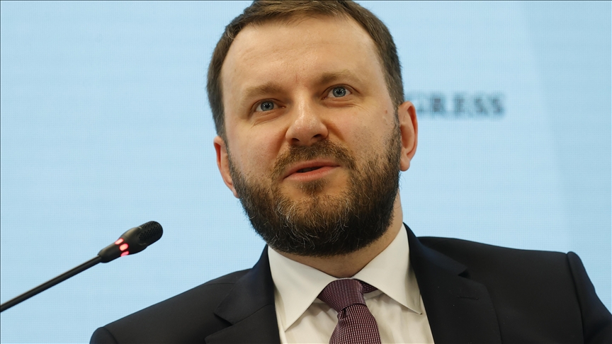 Qərb sanksiyaları Rusiyaya yeni maliyyə mexanizmləri qurmağa kömək edir - Maksim Oreşkin