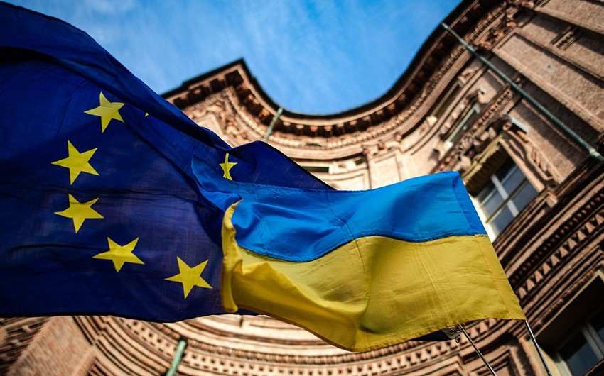 Politico: Ukrayna Aİ-dən kömək istəyib