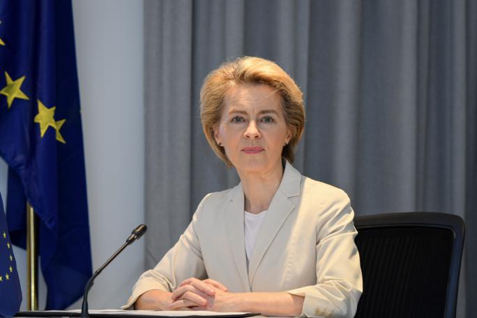Von der Leyen: Aİ bazarı süni intellektin inkişafını sürətləndirməlidir